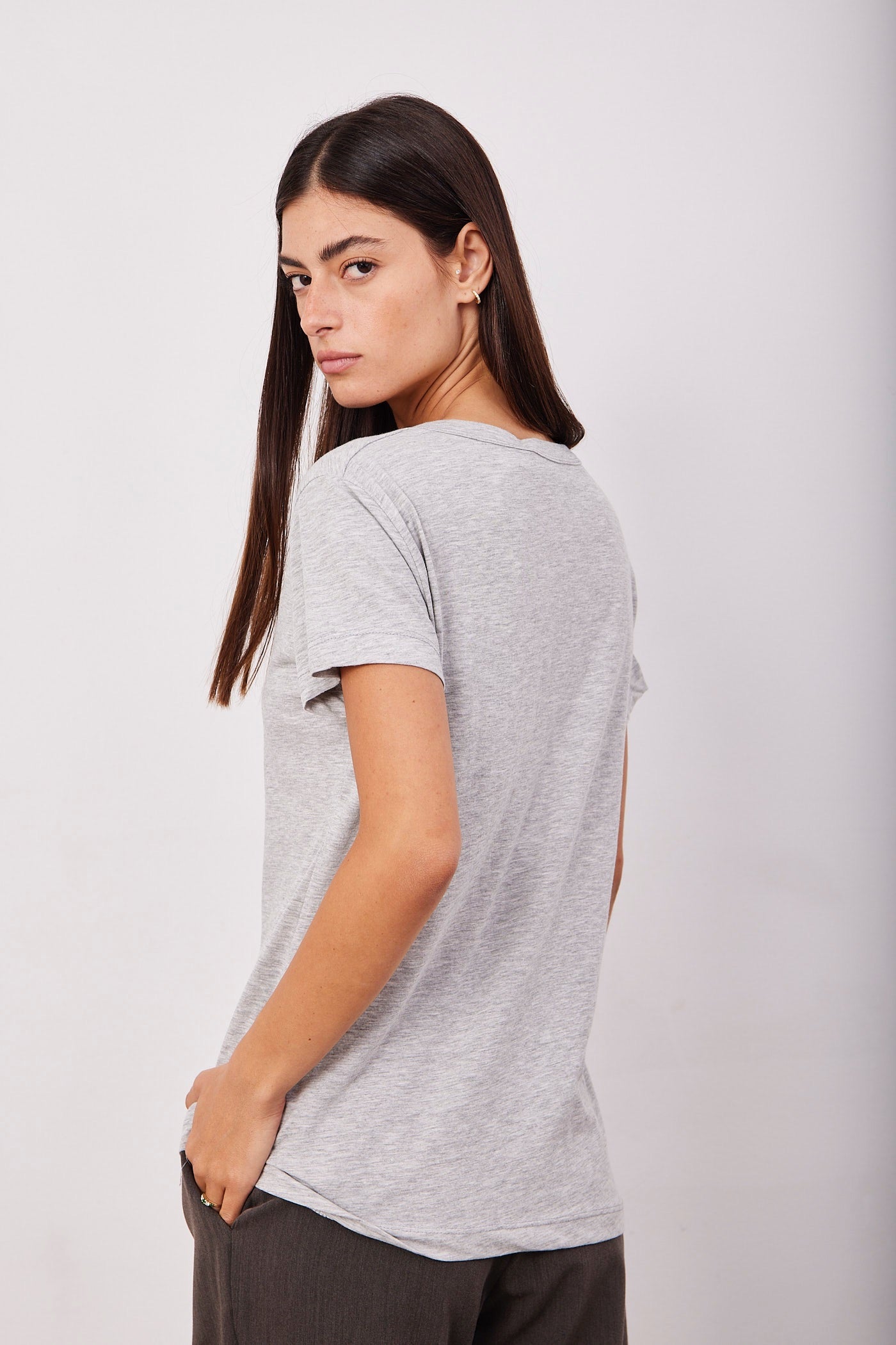 טי-שרט וי כותנה - ITAY BRANDS