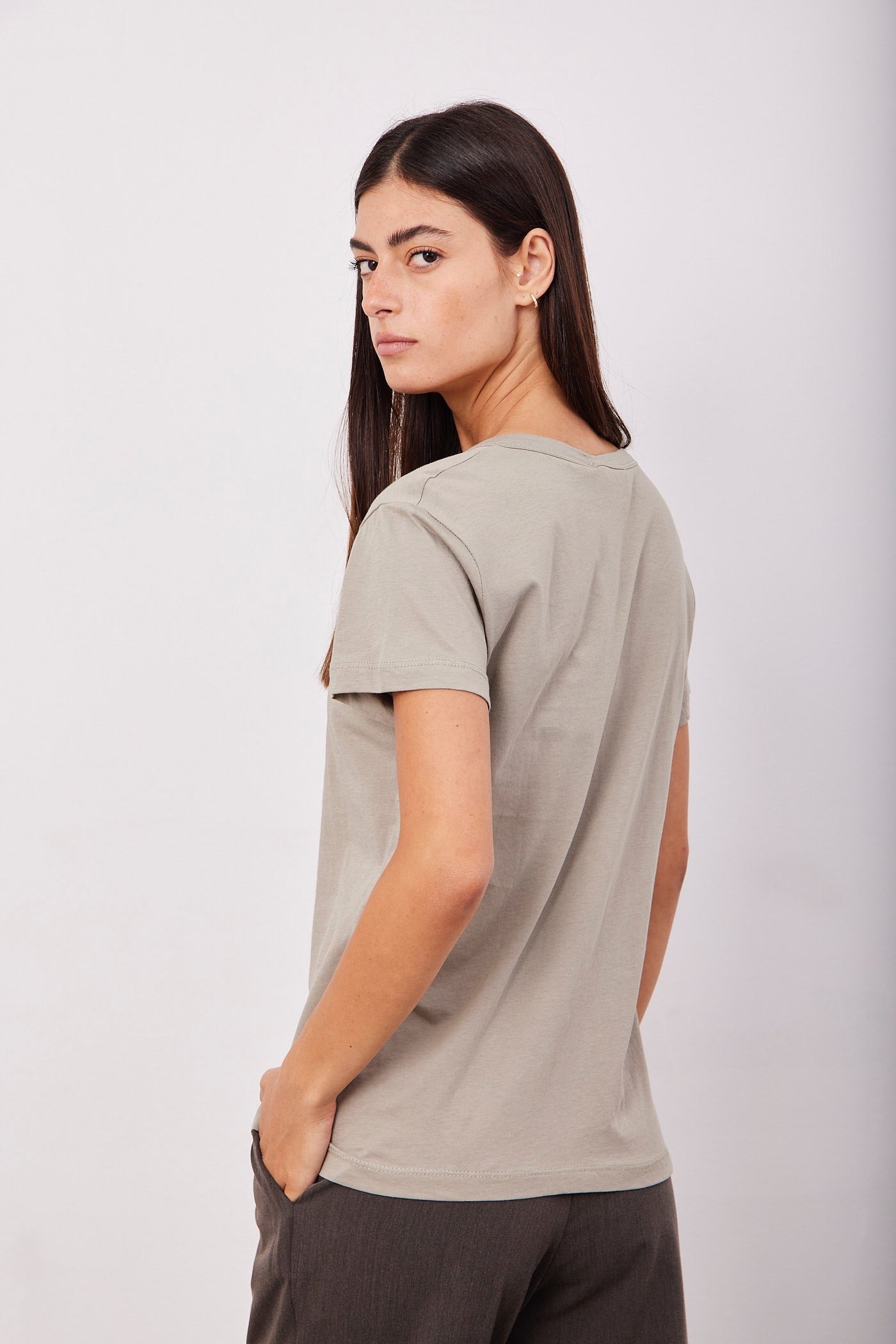 טי-שרט וי כותנה - ITAY BRANDS