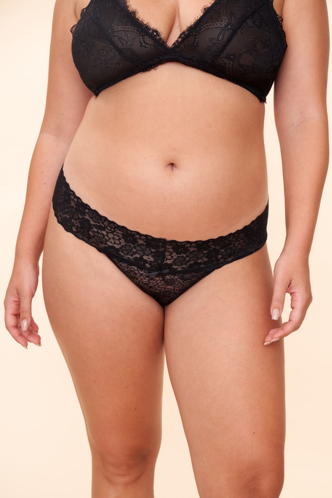 תחתון תחרה חוטיני - שחור - ITAY BRANDS