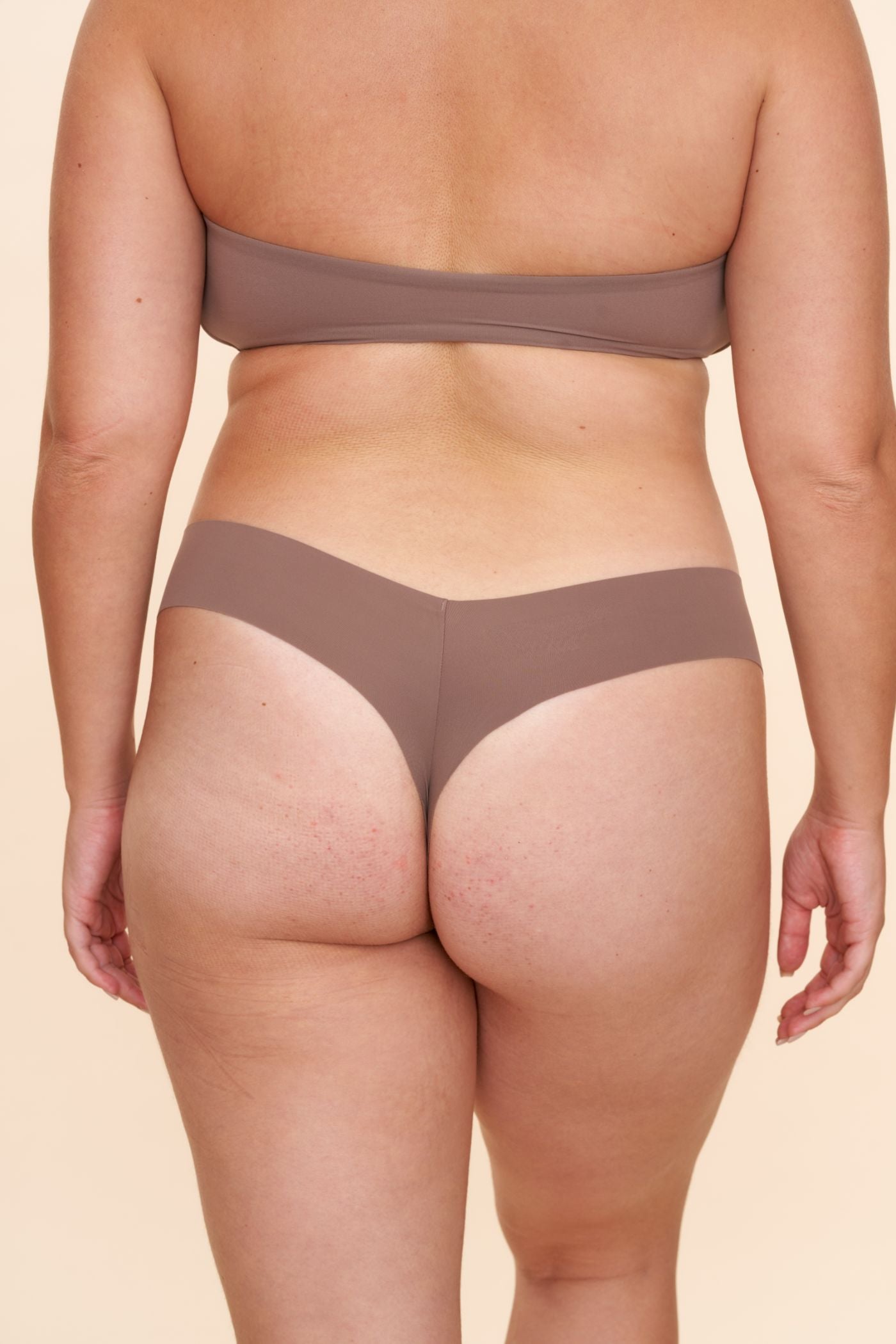 תחתון חוטיני NO SHOW - חום שוקולד - ITAY BRANDS
