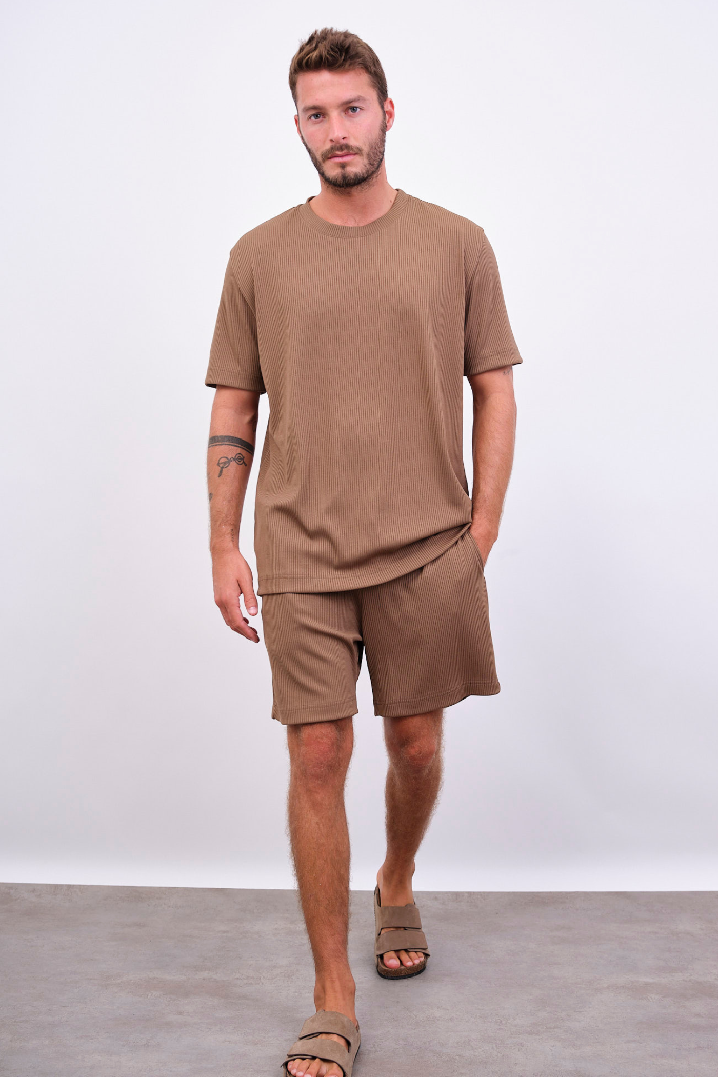 חליפה קצרה טקסטורת פסים - ITAY BRANDS